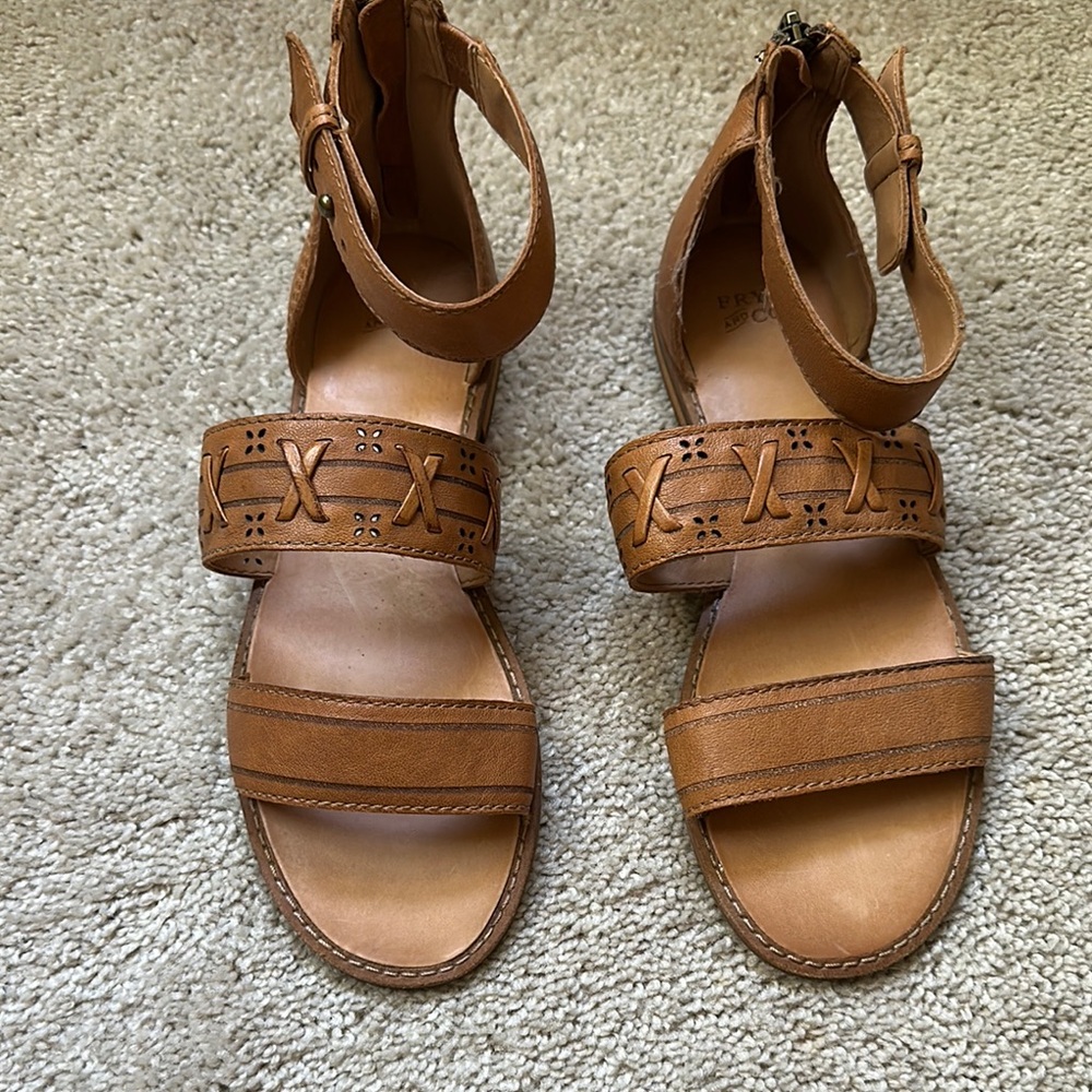 FRYE AND CO. Brown Leather Sandals with Braided Detail